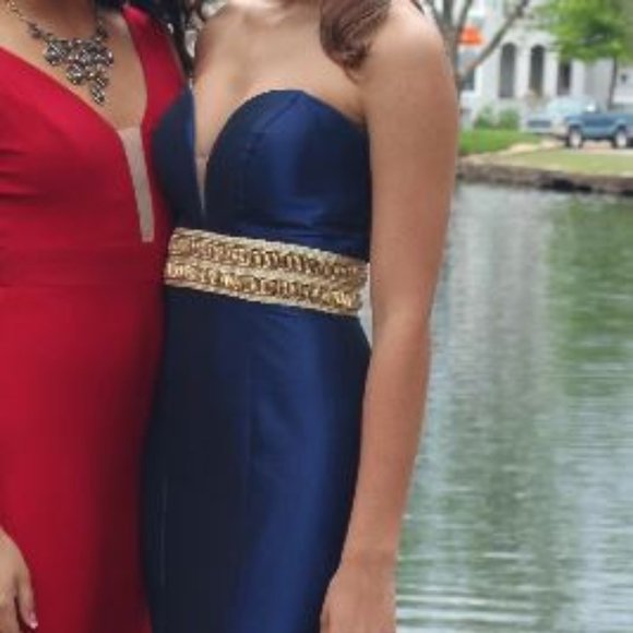 Navy blue Mac Duggal gown - Picture 2 of 4